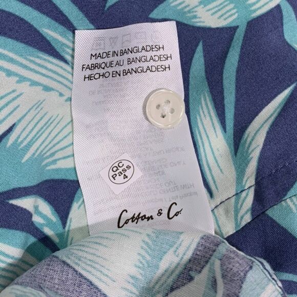 NWT Hawaiian Shirt Mens Medium Button Up Blue Tropical Soft 100% Viscose Palm - Picture 6 of 6